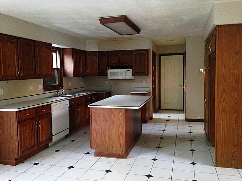 150 Locust Lane Indiana, PA 15701 - Photo 5 of 9 Kitchen.