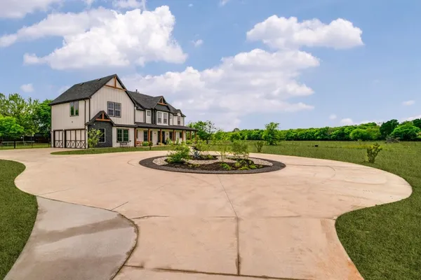 $1,149,999 | 6677 County Road 619, Farmersville, TX 75442