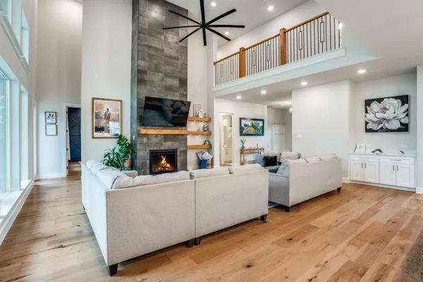 $1,149,999 | 6677 County Road 619, Farmersville, TX 75442