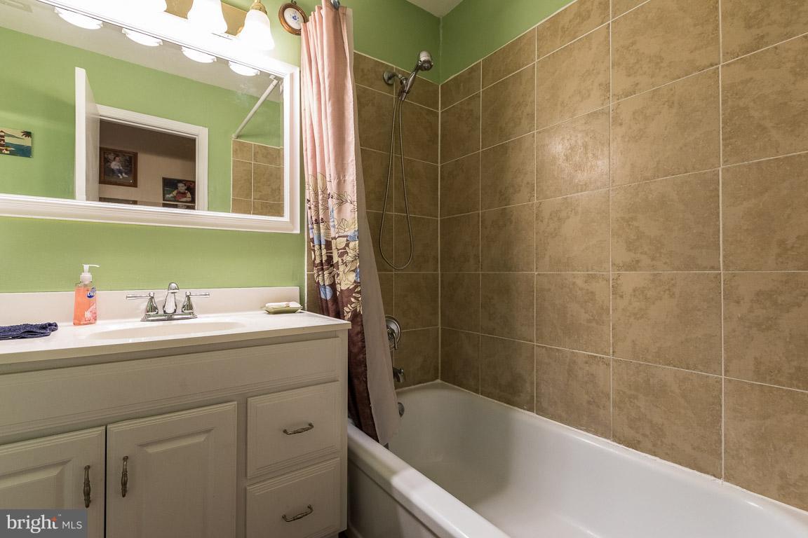 1142 Harvard Road Waldorf, MD 20602 - Photo 15 of 30 Bath