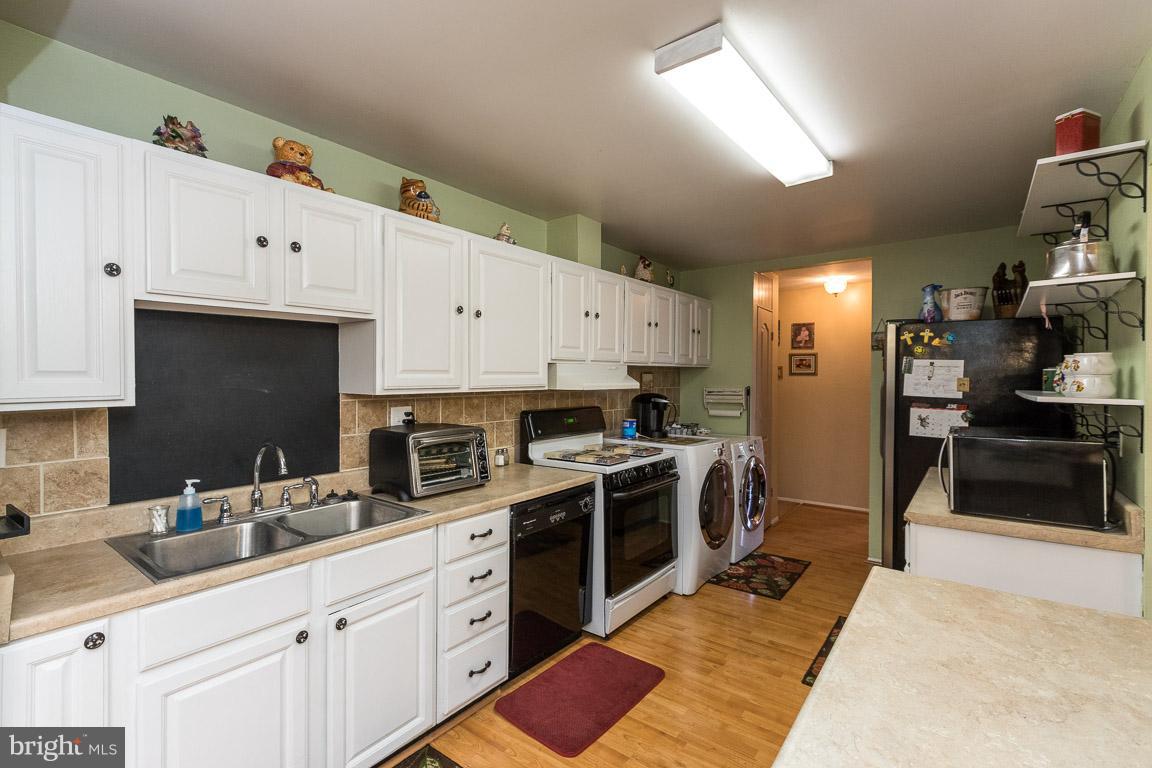 1142 Harvard Road Waldorf, MD 20602 - Photo 6 of 30 Kitchen