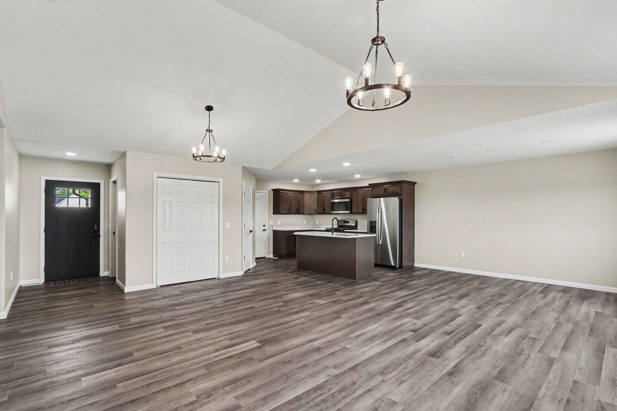 124 Jeremy Street Constantine, MI 49042 - Photo 6 of 27 007_file_2641