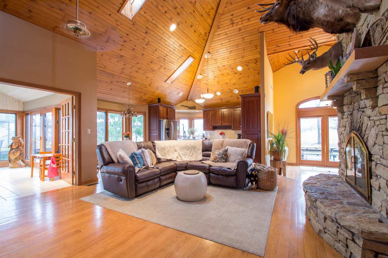 8569 South Strain Ridge Road Bloomington, IN 47401 - Photo 5 of 36 Gallery Image 5
