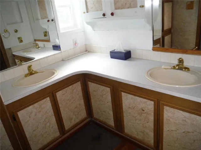 $169,000 | 139 Forest Lane, Unit 12, Safety Harbor, FL 34695