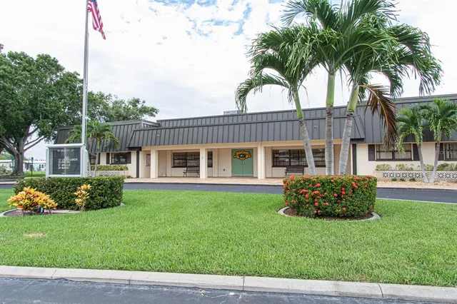 $169,000 | 139 Forest Lane, Unit 12, Safety Harbor, FL 34695