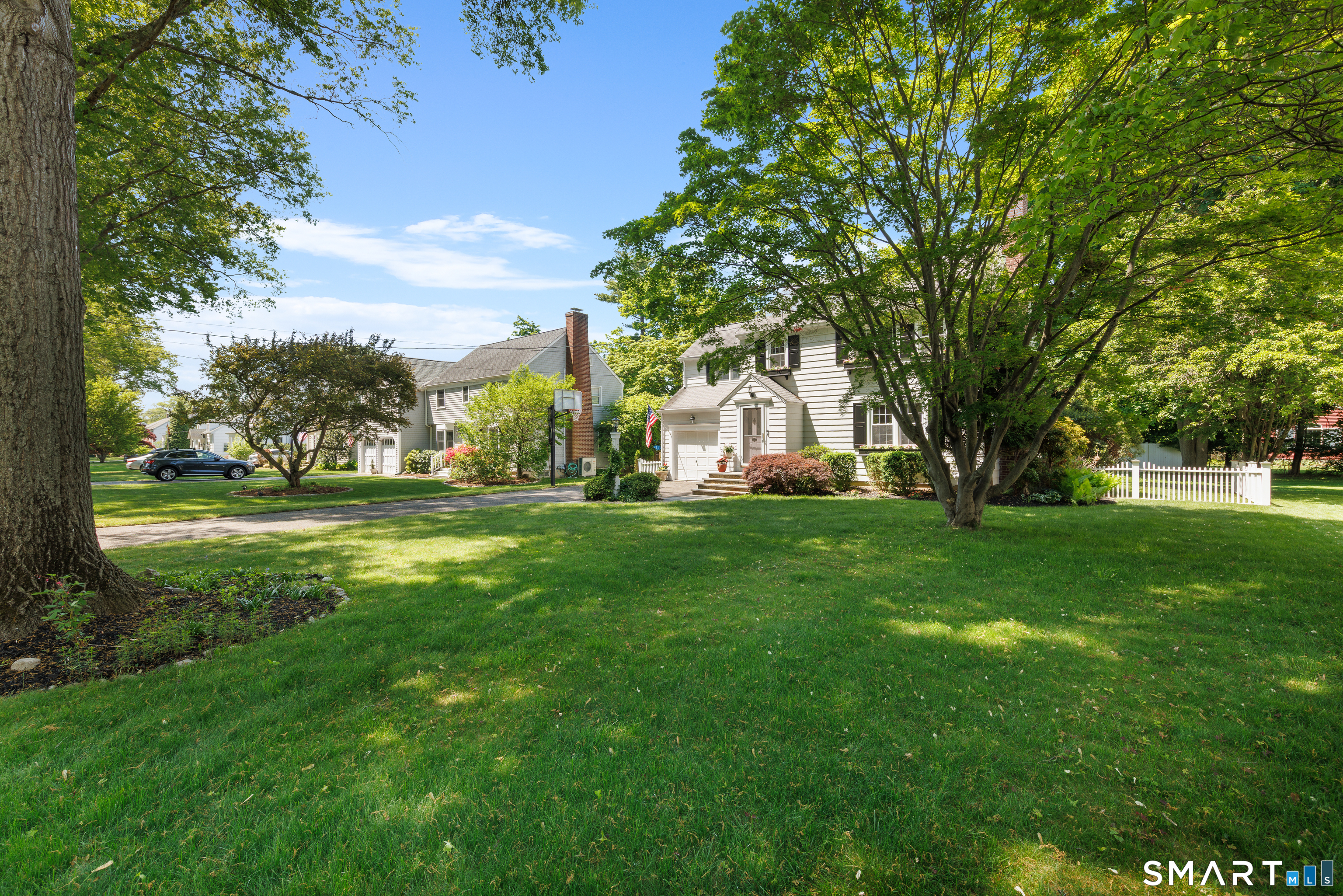 179 Lawrence Road Fairfield, CT 06824 - Photo 32 of 37