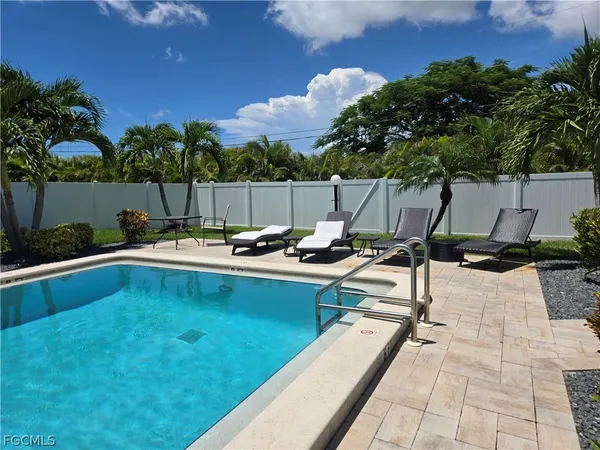 $1,300 | 1519 Cape Coral Parkway West, Unit 8, Cape Coral, FL 33914