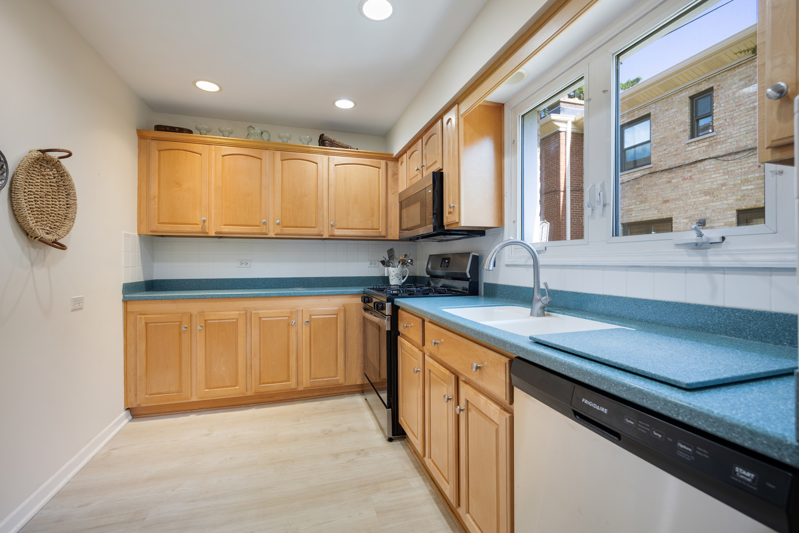 519 Ridge Road Wilmette, IL 60091 - Photo 10 of 31