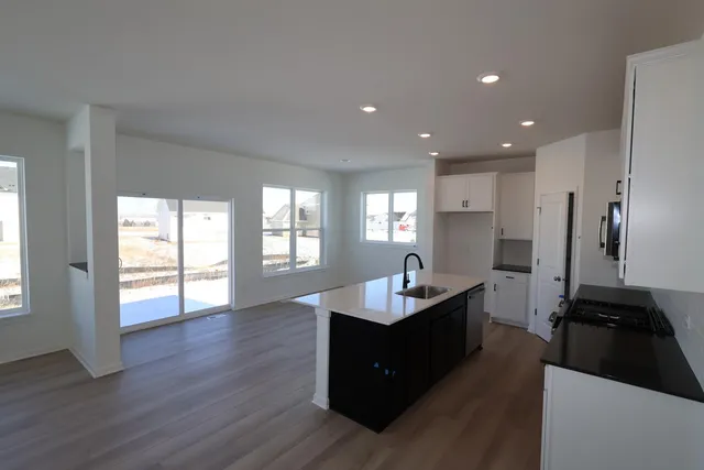 $599,000 | 1691 Tyrone Drive, Shakopee, MN 55379