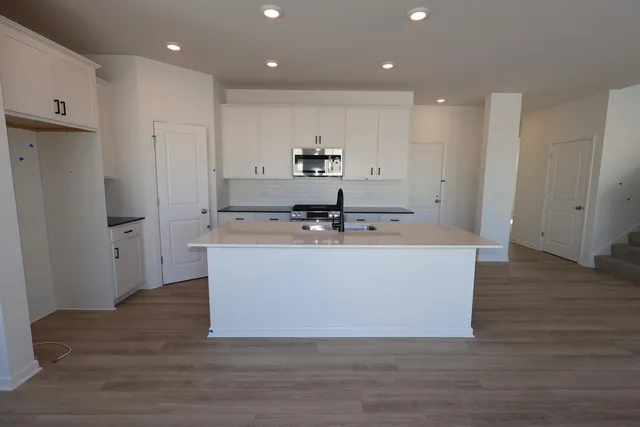 $599,000 | 1691 Tyrone Drive, Shakopee, MN 55379