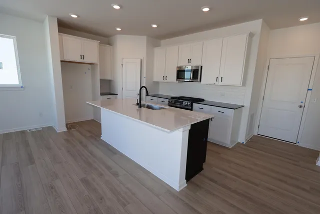 $599,000 | 1691 Tyrone Drive, Shakopee, MN 55379