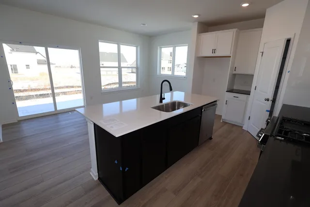 $599,000 | 1691 Tyrone Drive, Shakopee, MN 55379