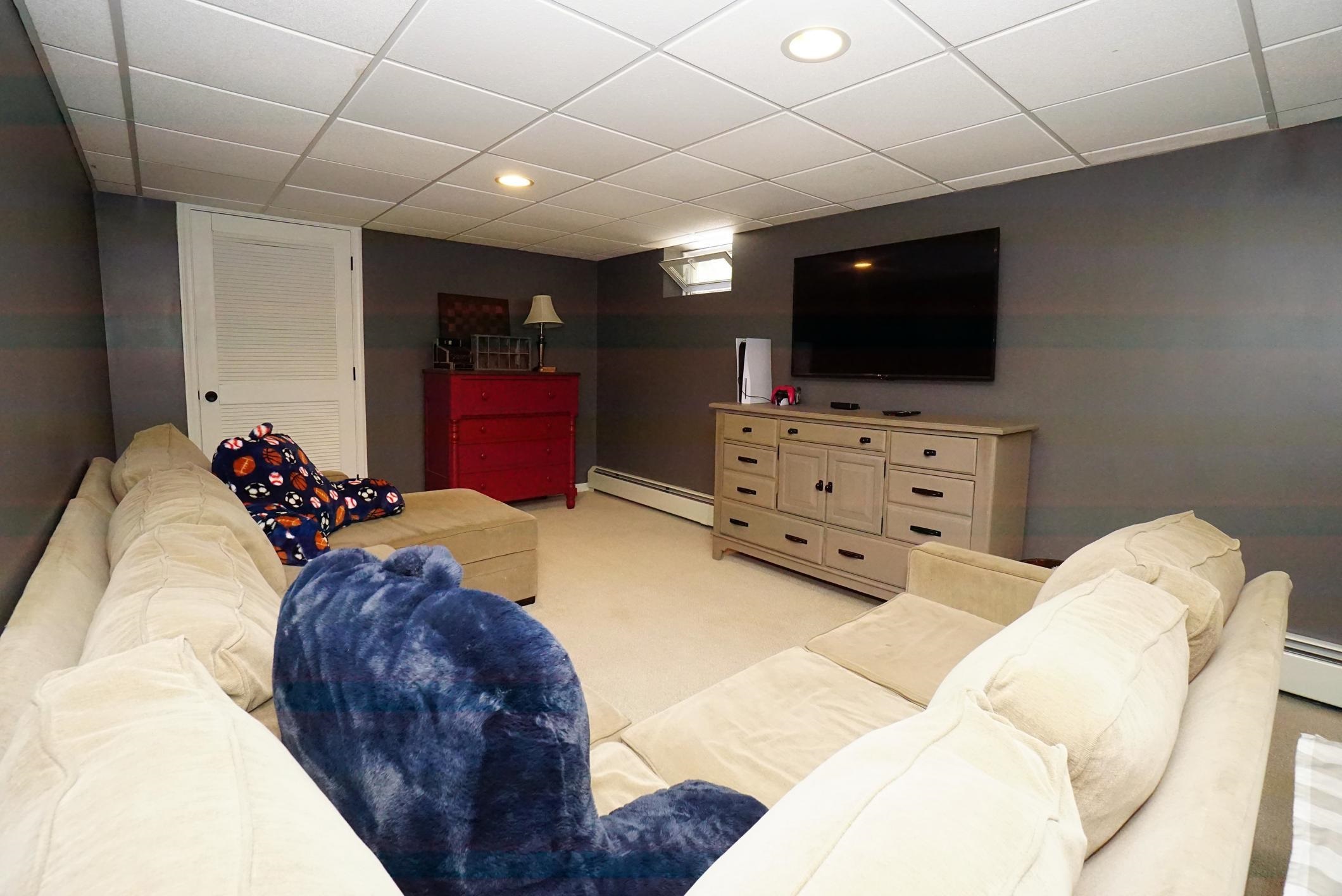 10 Pinewood Drive Hampstead, NH 03841 - Photo 34 of 53