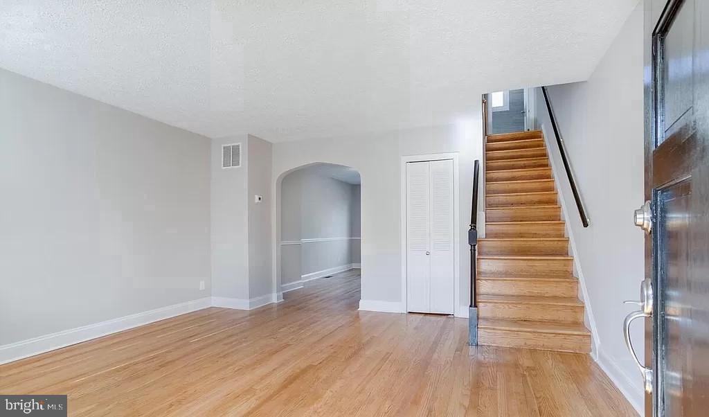 1046 Elm Road Halethorpe, MD 21227 - Photo 5 of 22 Living Room (Previous List Pics)