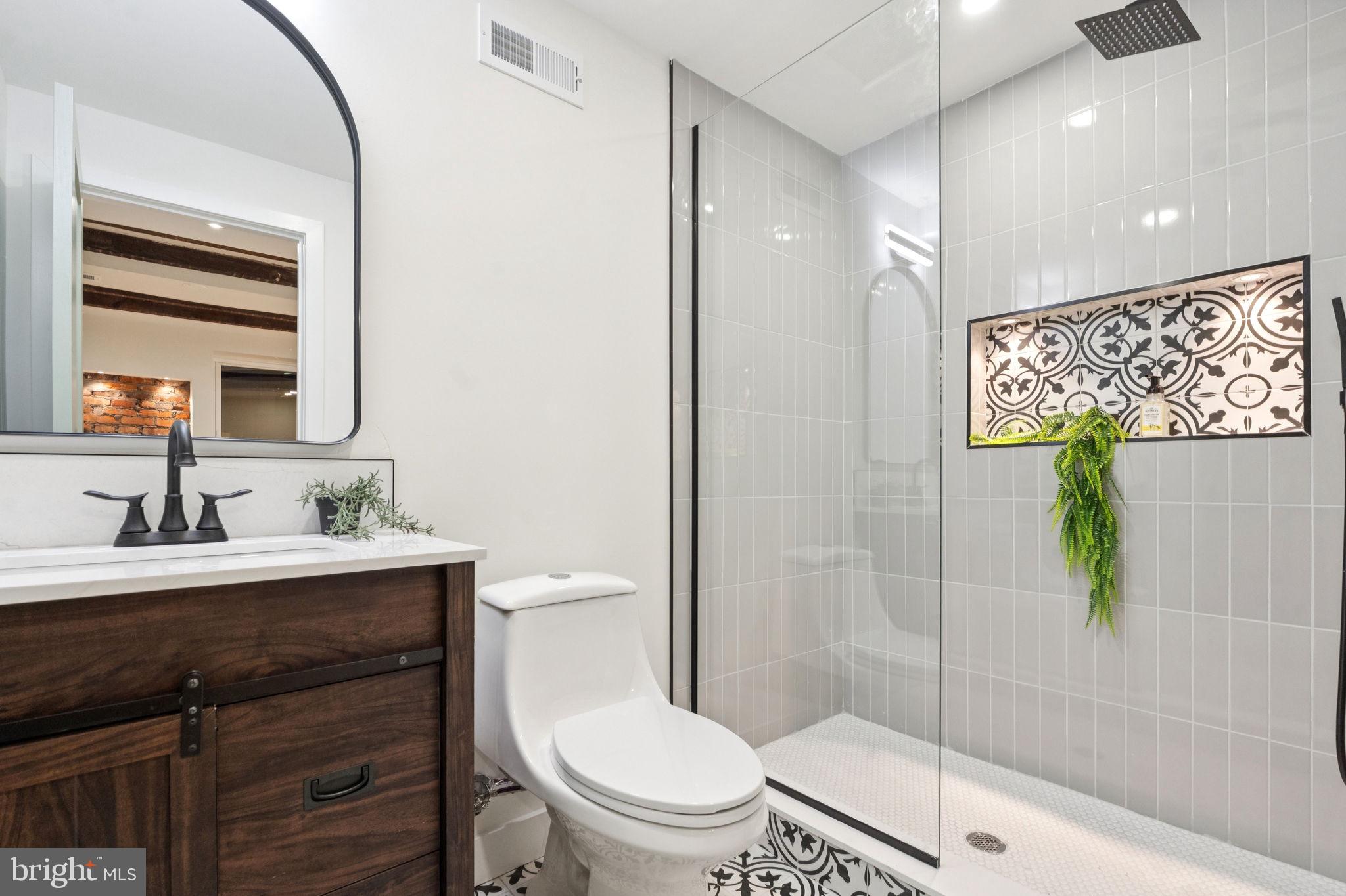 3022 Edgemont Street Philadelphia, PA 19134 - Photo 25 of 45 Bedroom 2 with ensuite