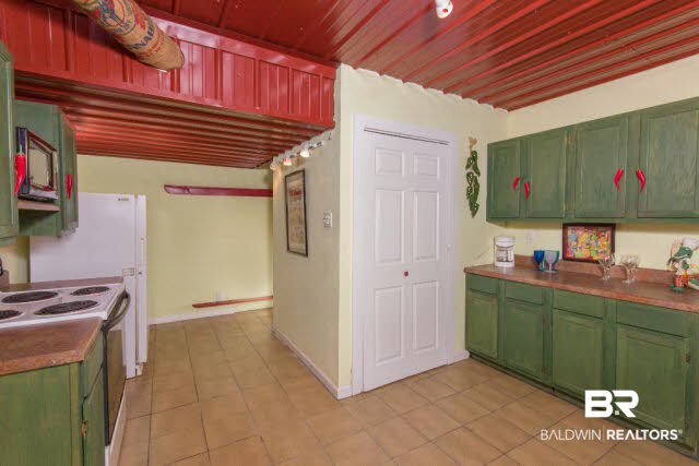 26490 Marina Road Orange Beach, AL 36561 - Photo 21 of 25 Kitchen Downstairs