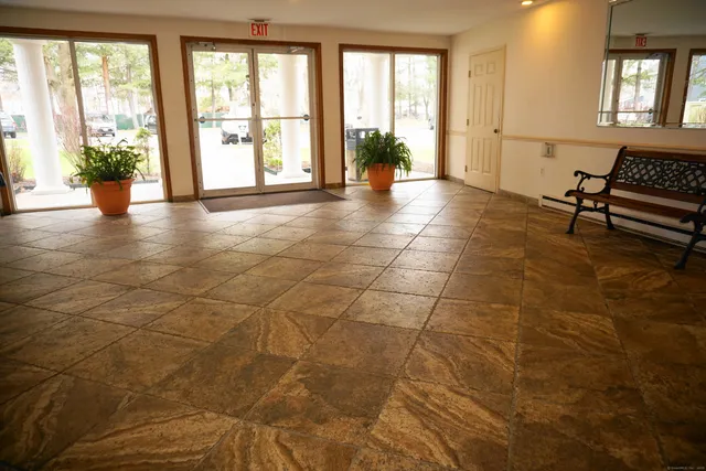 $143,000 | 421 Tolland Street, Unit 203, East Hartford, CT 06108