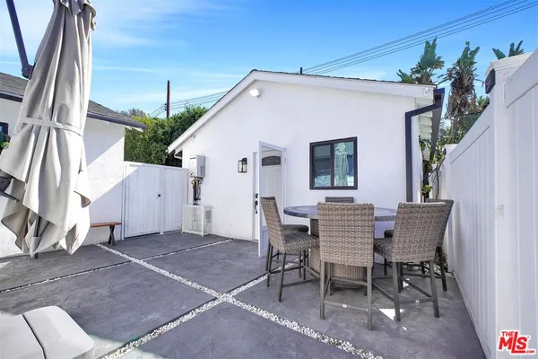 $2,400 | 14644 Runnymede Street, Van Nuys, CA 91405