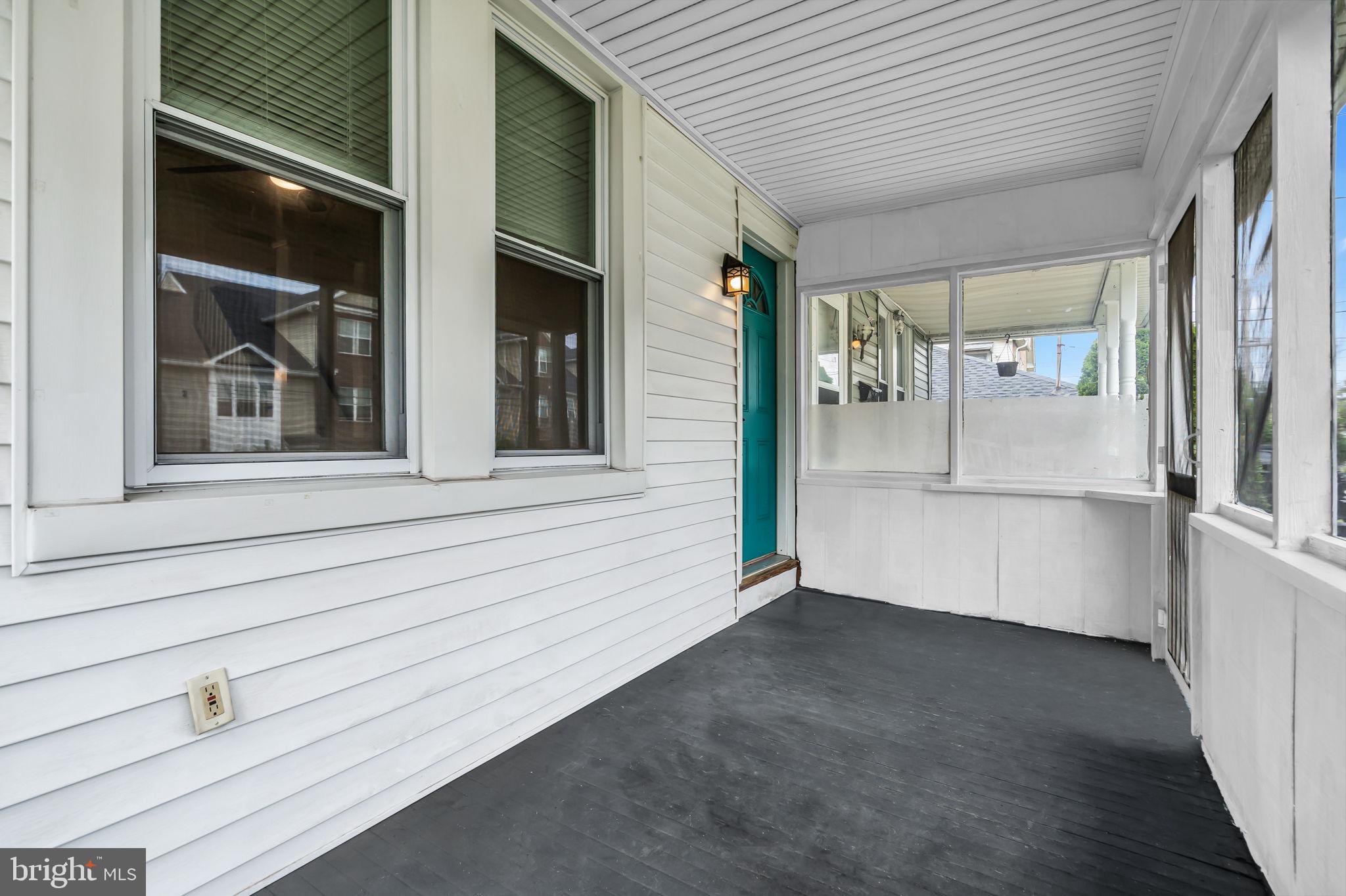 110 Delaware Avenue Riverside, NJ 08075 - Photo 3 of 25 Charming entryway with natural light.