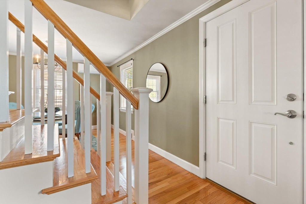 82 Orange Street Reading, MA 01867 - Photo 7 of 32