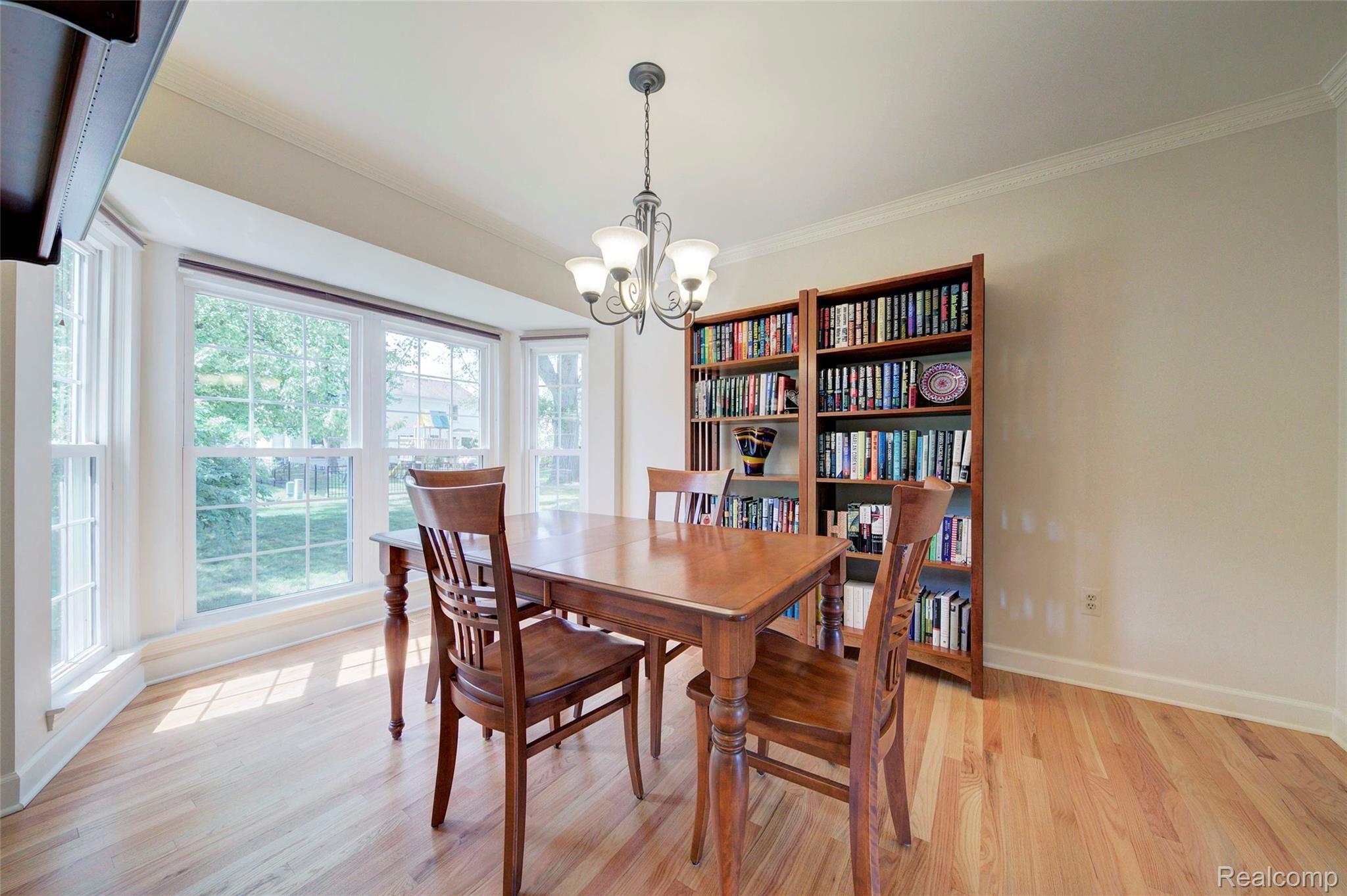 1035 Paddington Road Canton, MI 48187 - Photo 10 of 51 10. Dining Room
