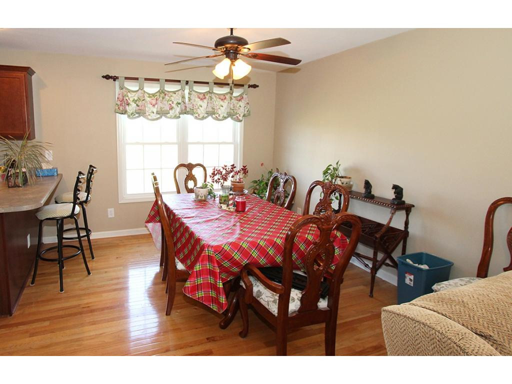 371 Flourville Road Gray, TN 37615 - Photo 4 of 17 Dining