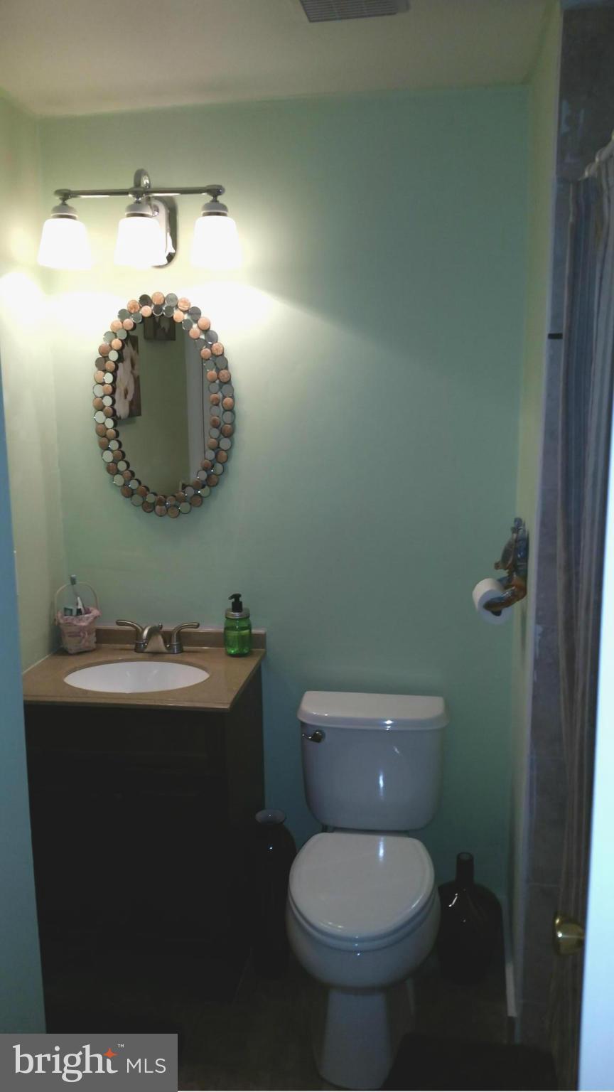 408 Salisbury Road Edgewater, MD 21037 - Photo 13 of 22 Bath