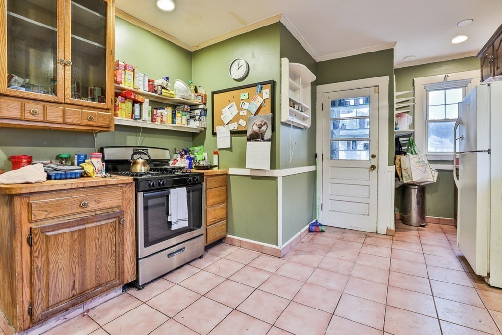 31 Aberdeen Road Milton, MA 02186 - Photo 6 of 13 Gallery Image 6
