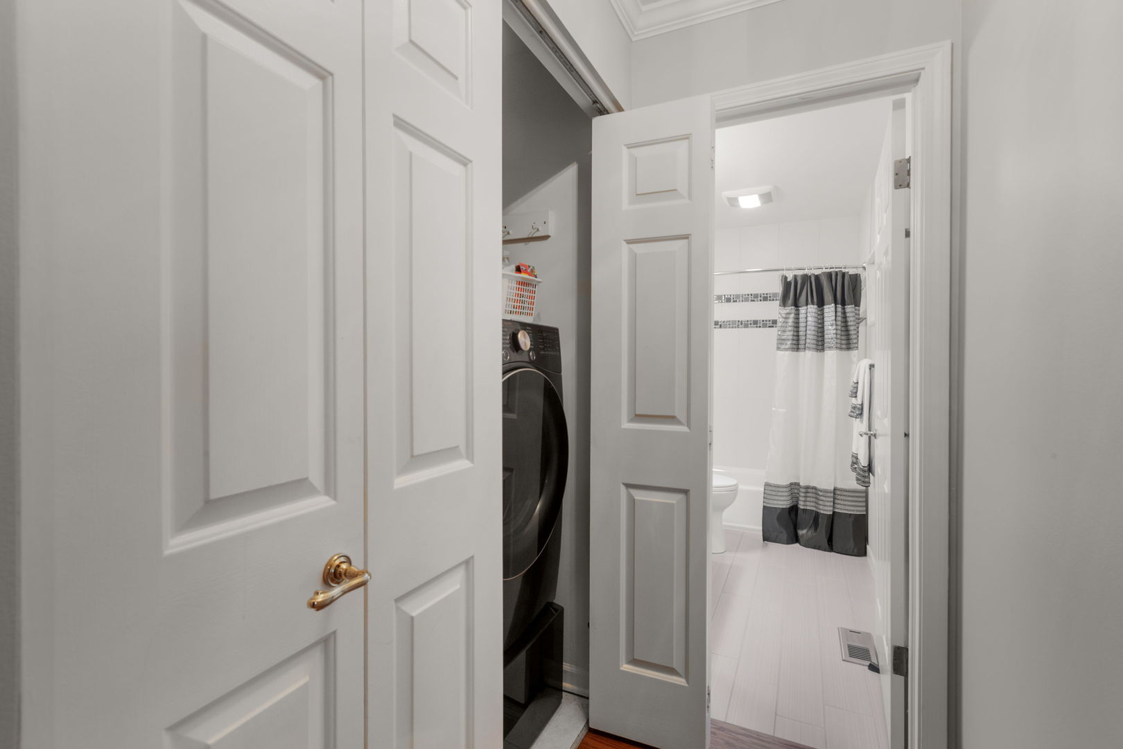 6 The Court Of Lagoon View Northbrook, IL 60062 - Photo 22 of 26