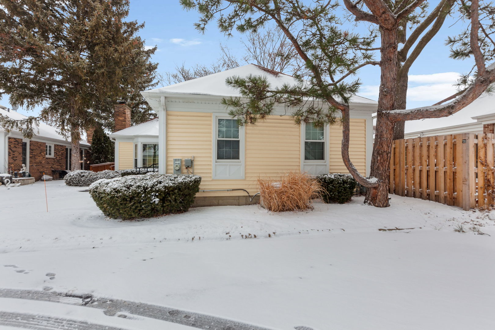 6 The Court Of Lagoon View Northbrook, IL 60062 - Photo 24 of 26