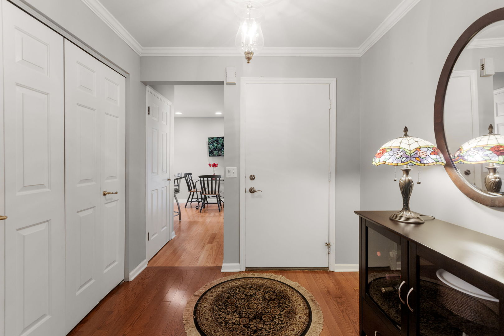 6 The Court Of Lagoon View Northbrook, IL 60062 - Photo 4 of 26