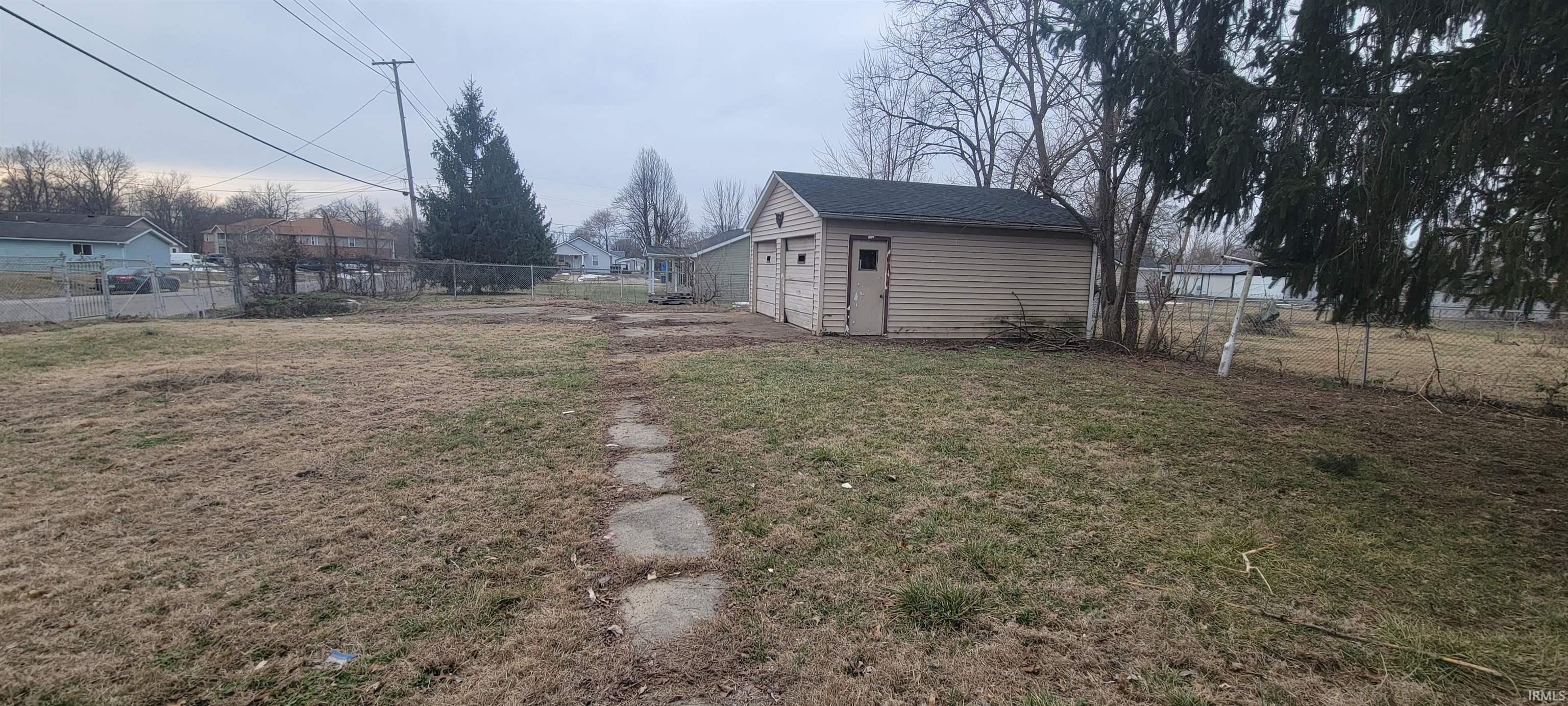 715 East Spruce Street Princeton, IN 47670 - Photo 8 of 20