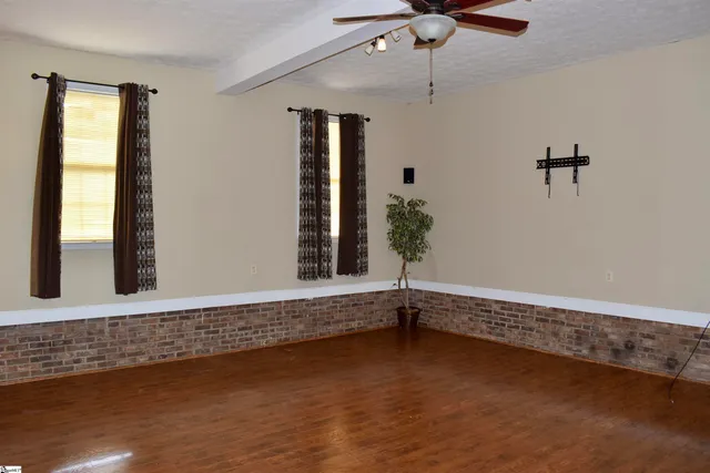 $389,900 | 381 Royal Burgess Drive, Campobello, SC 29322