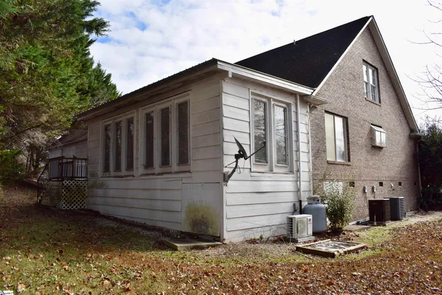 $389,900 | 381 Royal Burgess Drive, Campobello, SC 29322