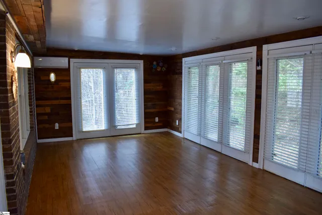 $389,900 | 381 Royal Burgess Drive, Campobello, SC 29322