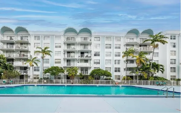 $160,000 | 484 Northwest 165th Street, Unit A211, Miami, FL 33169