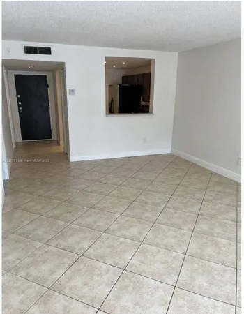 $160,000 | 484 Northwest 165th Street, Unit A211, Miami, FL 33169