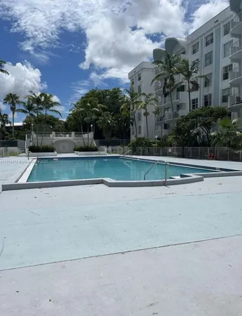 $160,000 | 484 Northwest 165th Street, Unit A211, Miami, FL 33169