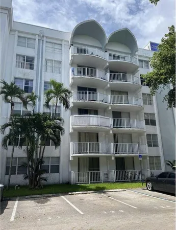 $160,000 | 484 Northwest 165th Street, Unit A211, Miami, FL 33169