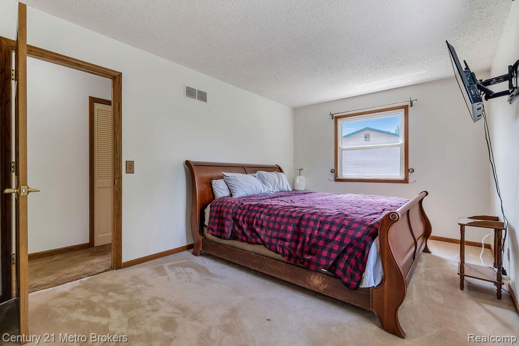 1190 Stonehenge Road Flint, MI 48532 - Photo 20 of 32 primary room