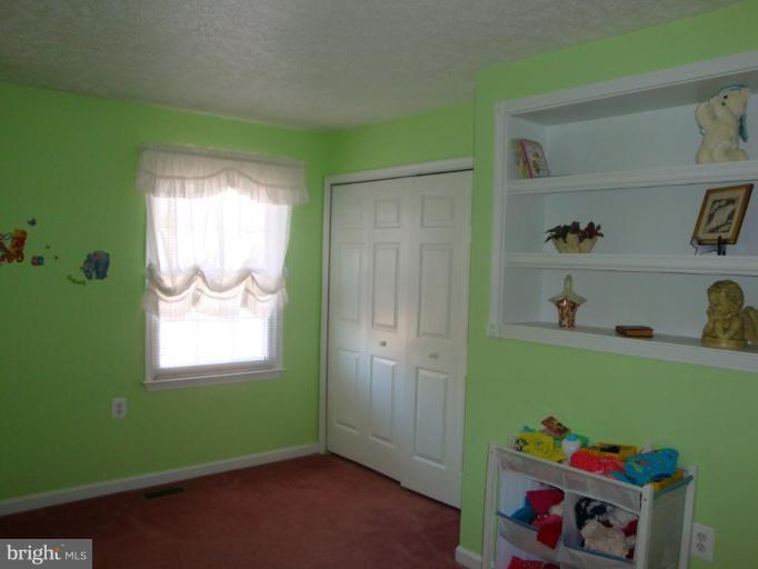 10475 Labrador Loop Manassas, VA 20112 - Photo 10 of 13 Nice childs room