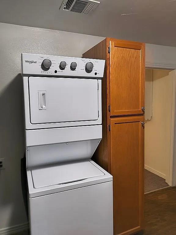 1250 Winn Road Bowie, TX 76230 - Photo 26 of 40 a utility room with dryer and washer