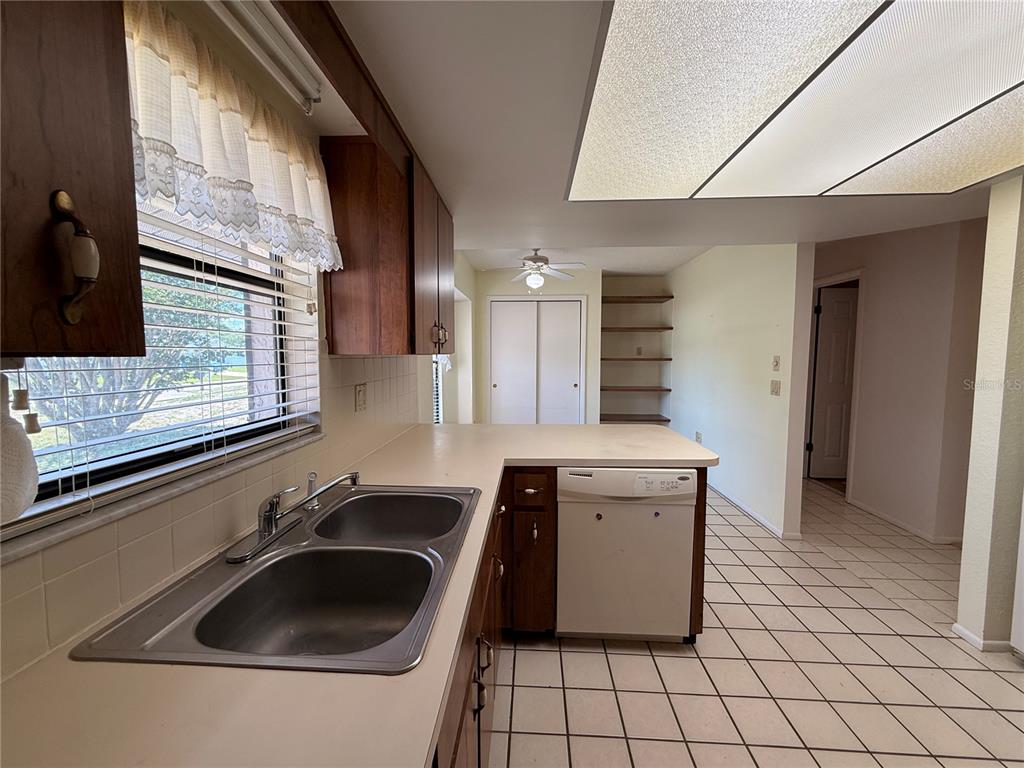 9264 Manchester Street Spring Hill, FL 34606 - Photo 15 of 40
