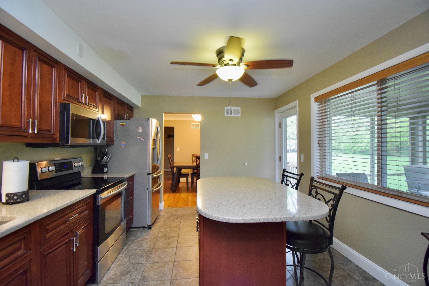 1043 West Galbraith Road Cincinnati, OH 45224 - Photo 9 of 30 Gallery Image 9