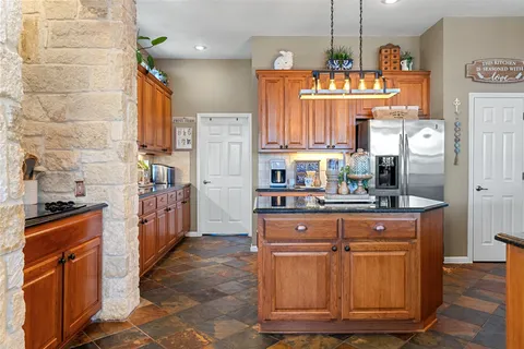 $1,395,900 | 108 High Plains Trail, Spicewood, TX 78669