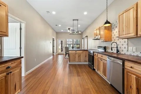 $1,395,900 | 108 High Plains Trail, Spicewood, TX 78669