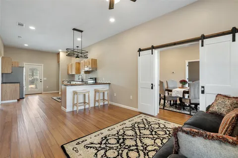 $1,395,900 | 108 High Plains Trail, Spicewood, TX 78669