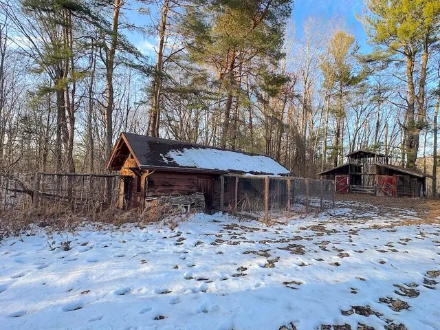 $849,000 | 2500 West Quarter Line Road, Sanford, MI 48657