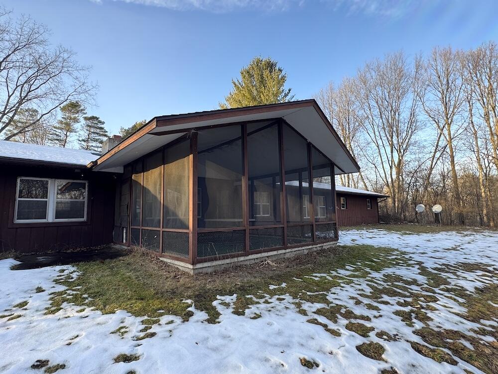 2500 West Quarter Line Road Sanford, MI 48657 - Photo 10 of 241 IMG_8362