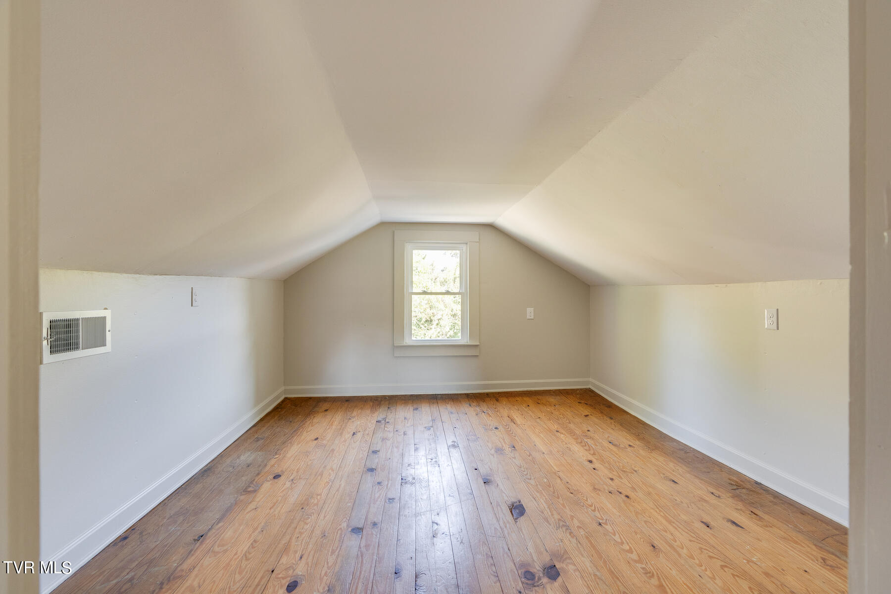 116 H Heaton Road Elizabethton, TN 37643 - Photo 22 of 34 024